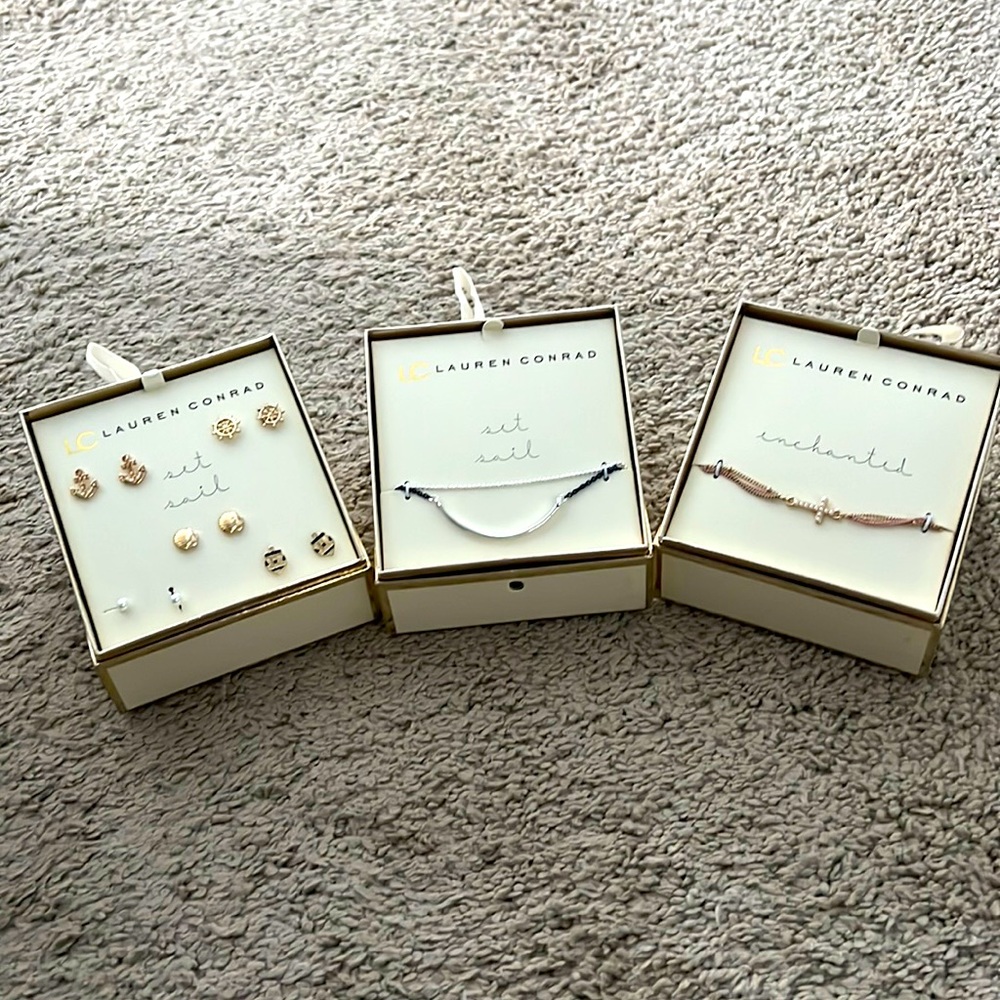 NIB Lauren Conrad Earrings/Bracelet Set